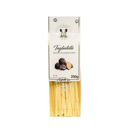 Tagliatelle Eiernudeln mit schwarzen Trüffeln - Trueffelfreunde