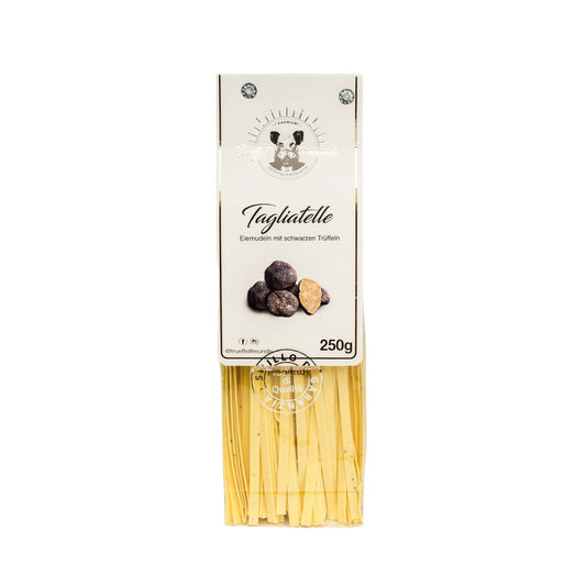 Tagliatelle Eiernudeln mit schwarzen Trüffeln - Trueffelfreunde